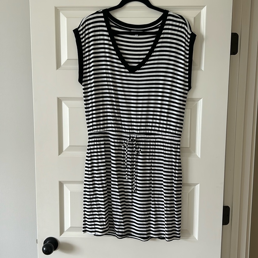 Z Supply Black & White Striped T shirt style Dress!!